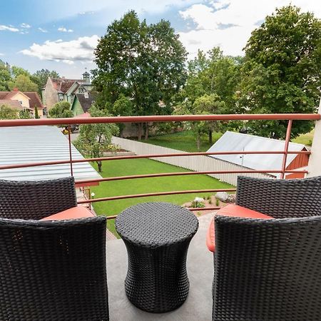 Vabaduse Apartments Parnu Luaran gambar
